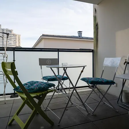 Appartement T2 Avec Parking Et Balcon Pres Du Metro Et Du Parc Des Expositions à Malakoff Extérieur photo