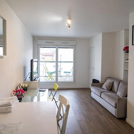 Appartement T2 Avec Parking Et Balcon Pres Du Metro Et Du Parc Des Expositions à Malakoff Extérieur photo